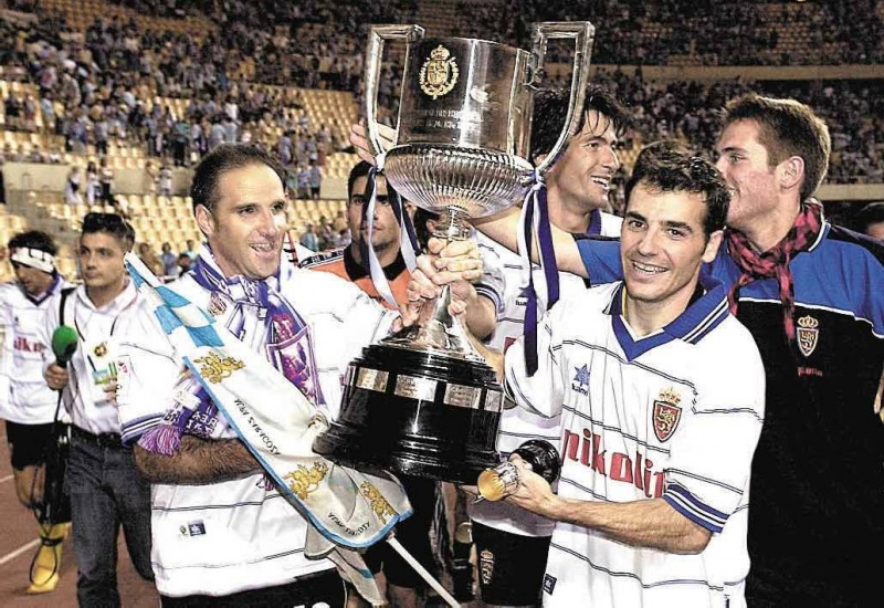 Archivo:Copa2001.jpg